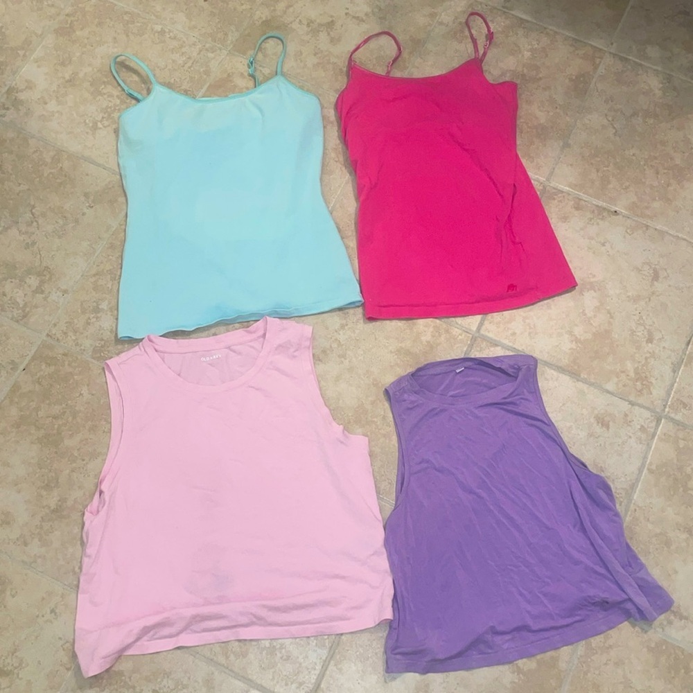 Set of 4 Excellent condition tank tops size Small/Medium
